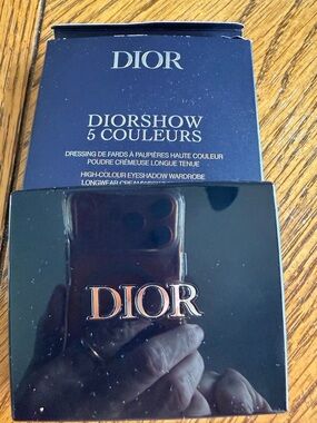 Dior Diorshow 5 Couleurs Compact in Black with Silver Logo